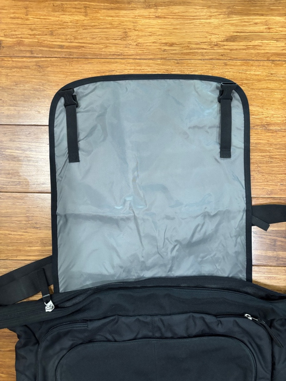 Jansport Black Messenger Laptop Bag Crossbody — Adjustable Strap - Picture 5 of 8